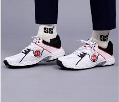 SS Gutsy Cricket Shoes